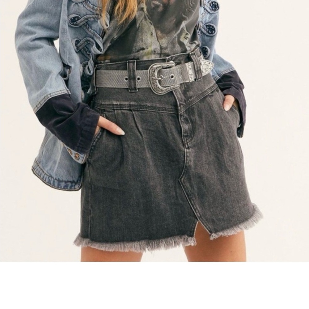 We The Free People women’s mini skirt size27 black/gray denim zip belt loops